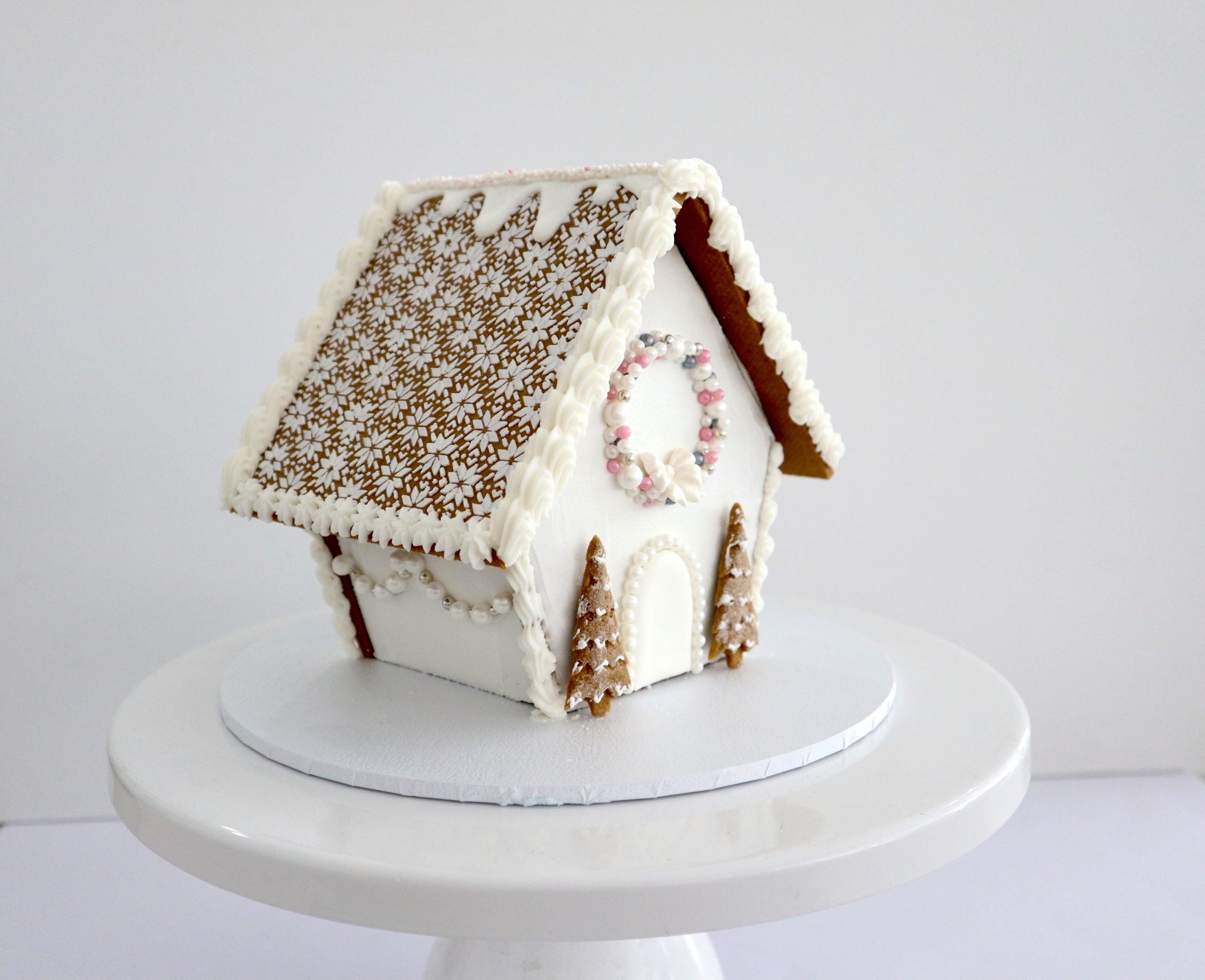 Christmas Cottage Cutters Medium