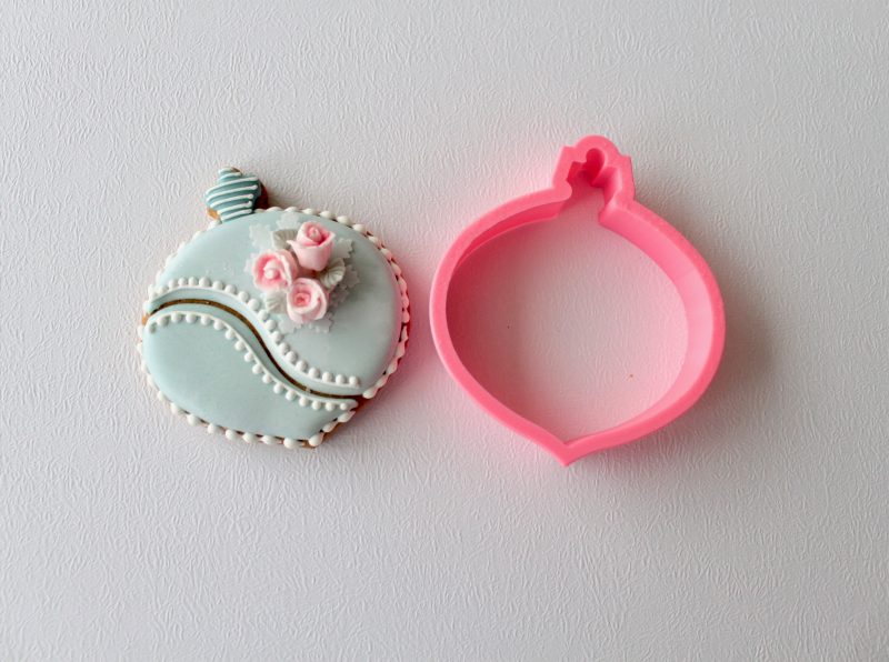Miss Biscuit 2 Ornament Cutter