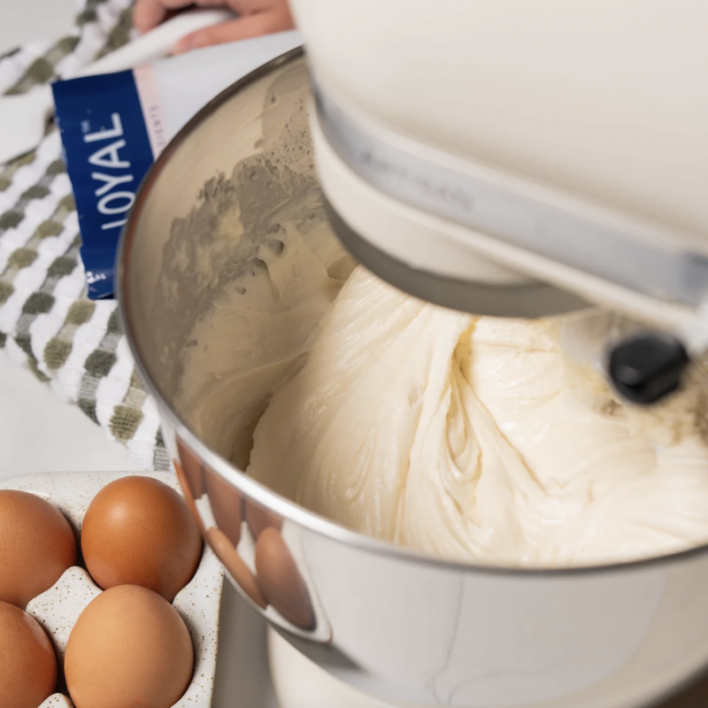 Loyal White Mud Cake 1kg Mix - Image 2