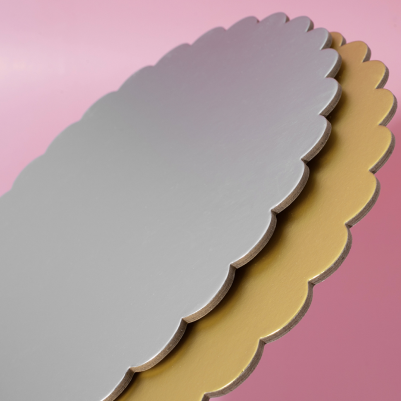 Papyrus & Co 10" Scalloped Cake Board - Silver