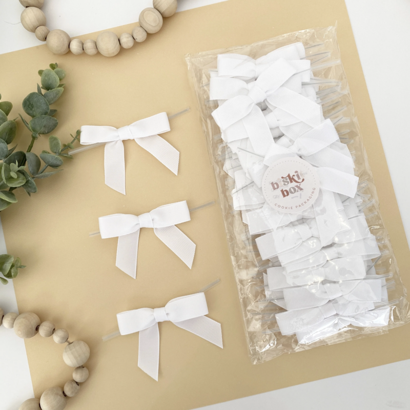 White Biskit Box Pre Tied Bow x 50 pack