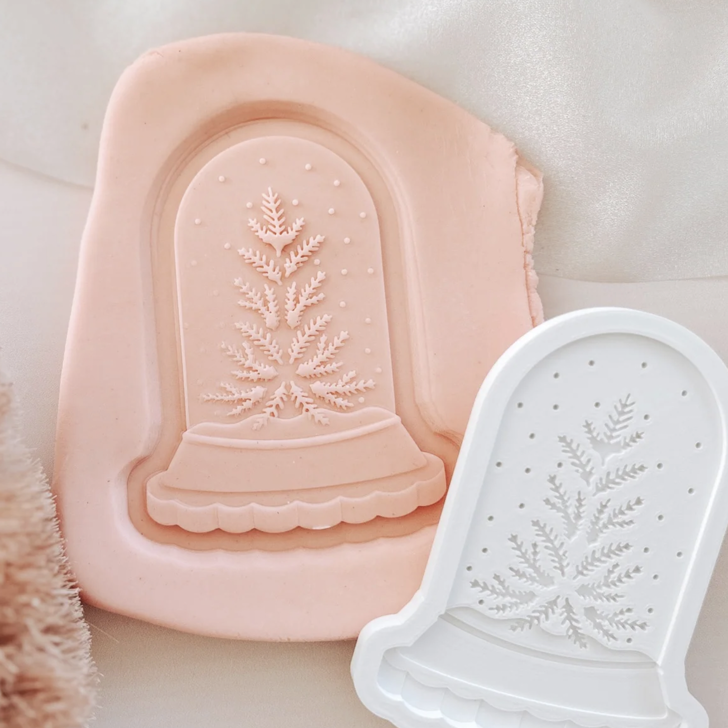 Detailed Christmas Tree in Snow Globe Debosser/Cutter or Cutter only by