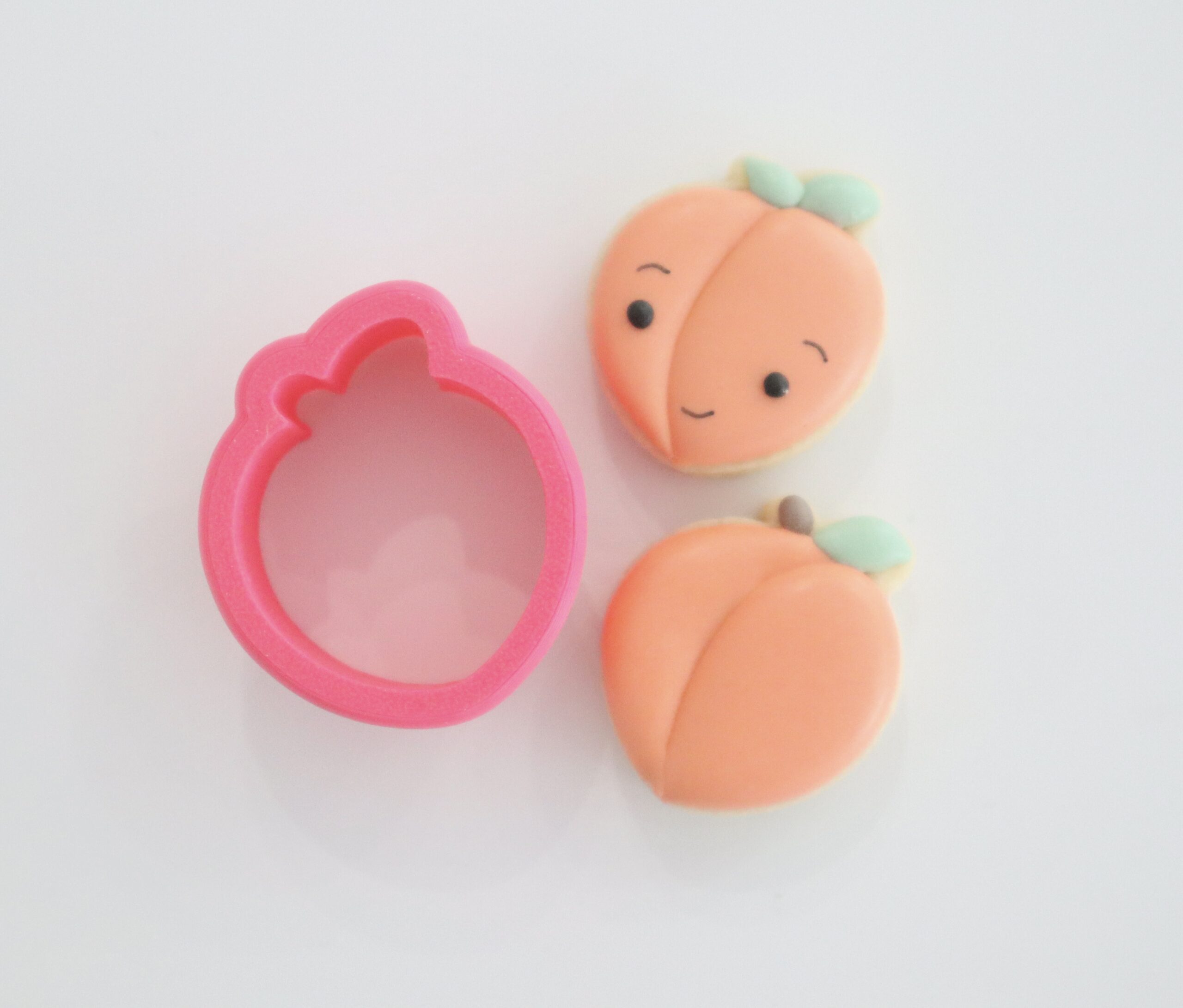 Miss Biscuit Mini Peach Cutter