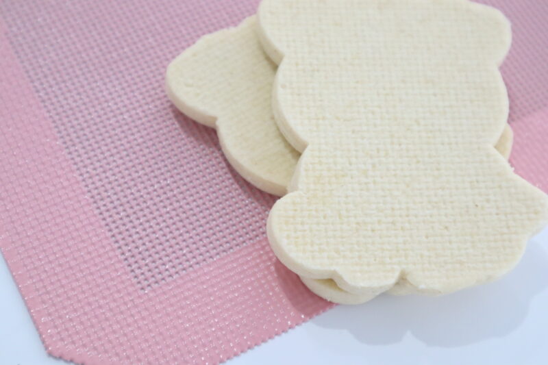 Miss Biscuit Mesh Baking Mat - Medium - Image 2