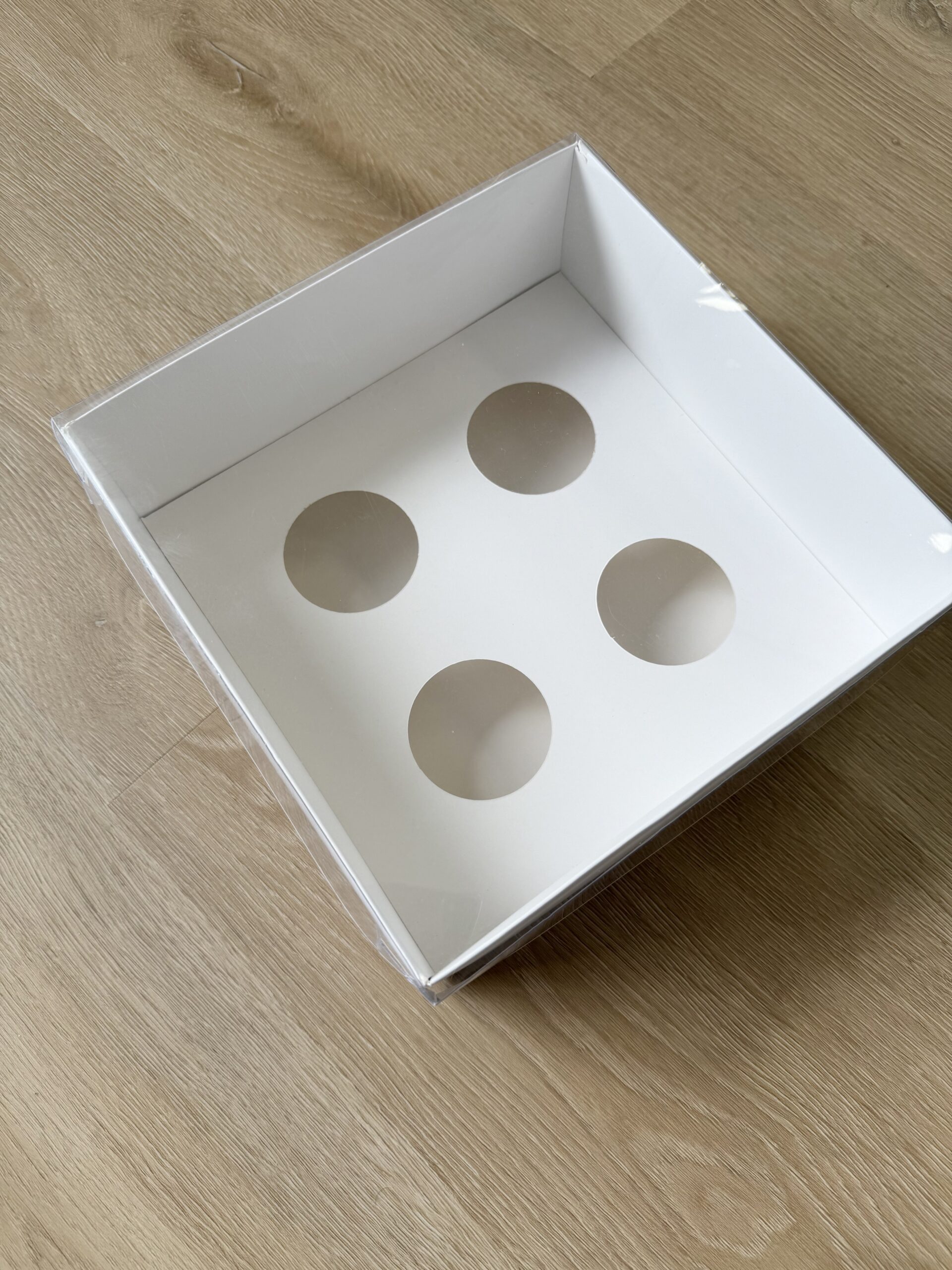 4-hole Cupcake Box - Image 2